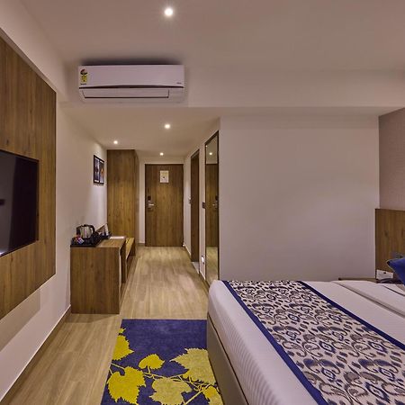 Grand Continent Hebbal A Sarovar Portico Affiliate Hotel バンガロール エクステリア 写真