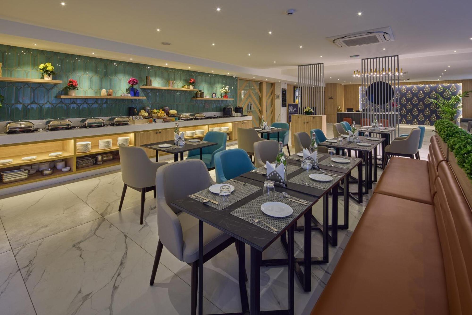 Grand Continent Hebbal A Sarovar Portico Affiliate Hotel バンガロール エクステリア 写真