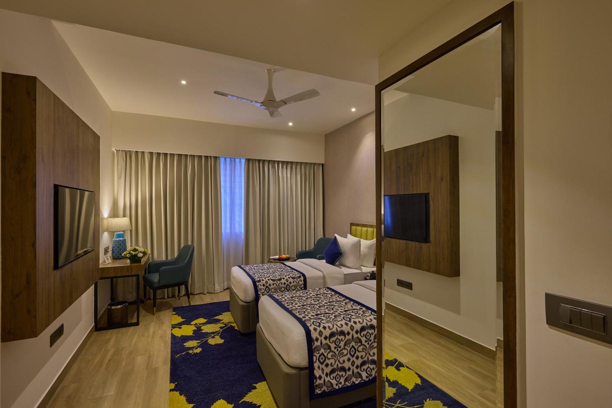 Grand Continent Hebbal A Sarovar Portico Affiliate Hotel バンガロール エクステリア 写真