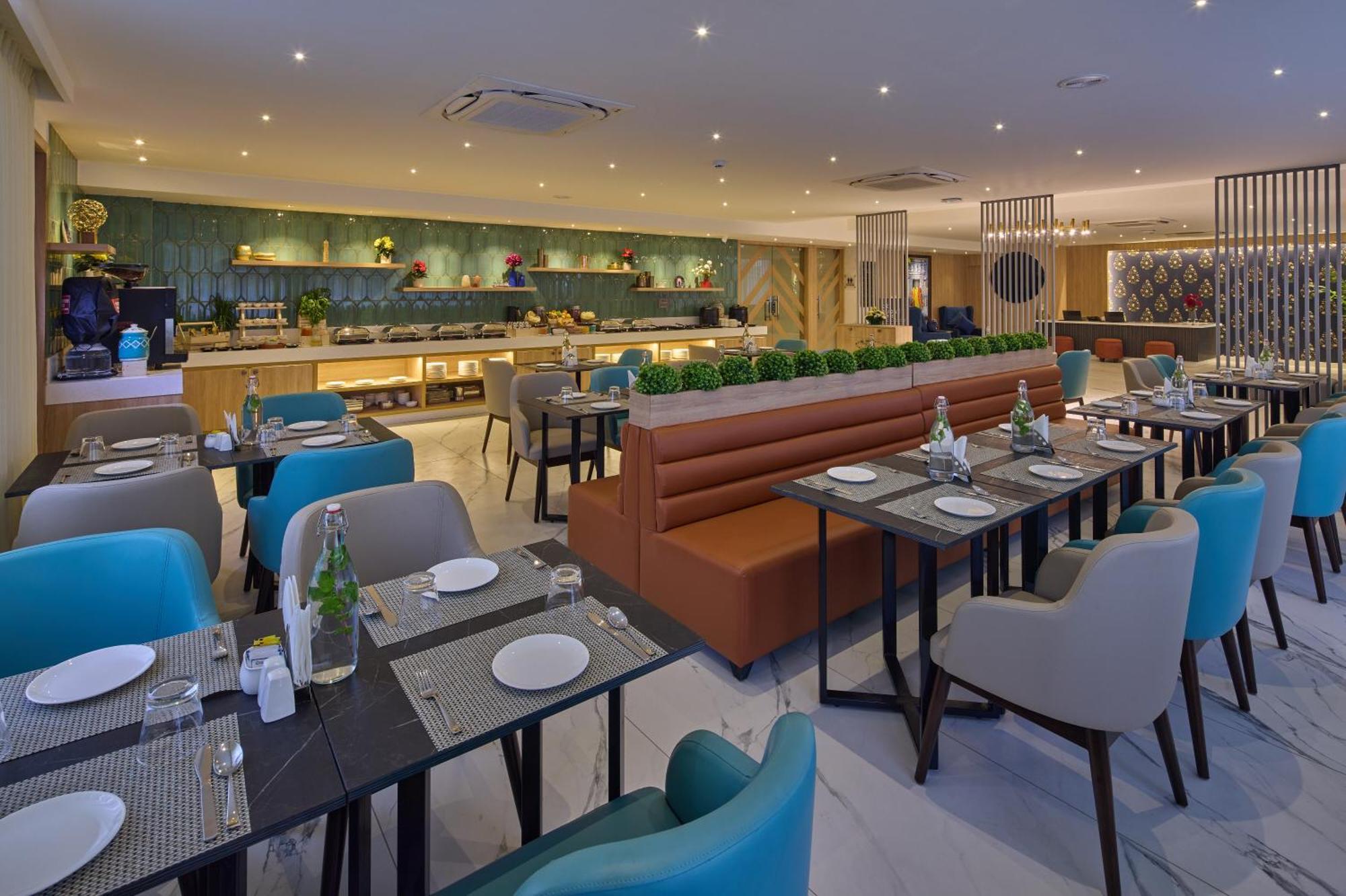 Grand Continent Hebbal A Sarovar Portico Affiliate Hotel バンガロール エクステリア 写真