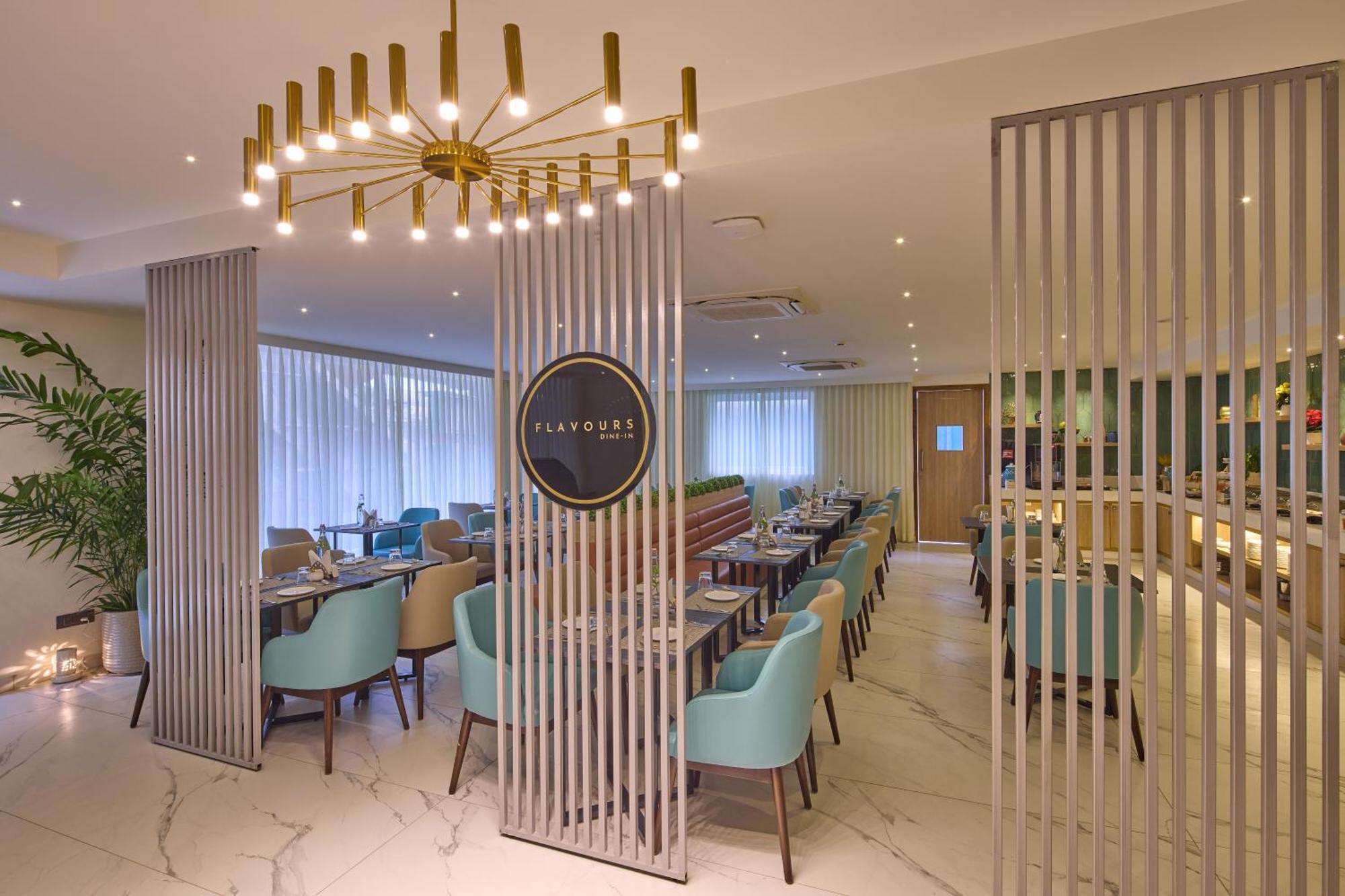 Grand Continent Hebbal A Sarovar Portico Affiliate Hotel バンガロール エクステリア 写真