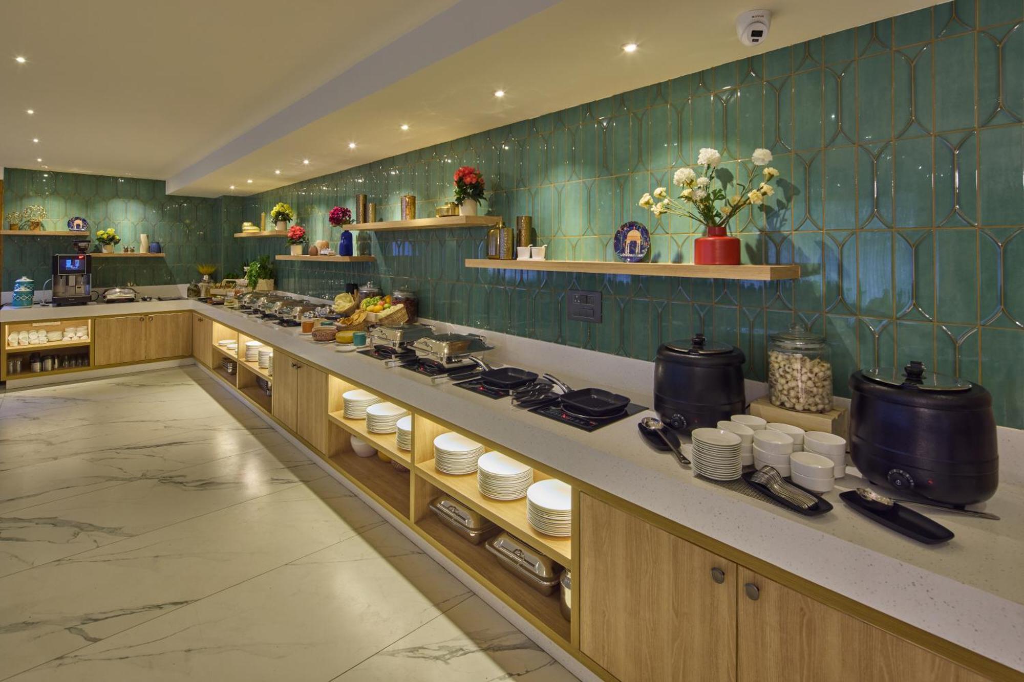 Grand Continent Hebbal A Sarovar Portico Affiliate Hotel バンガロール エクステリア 写真