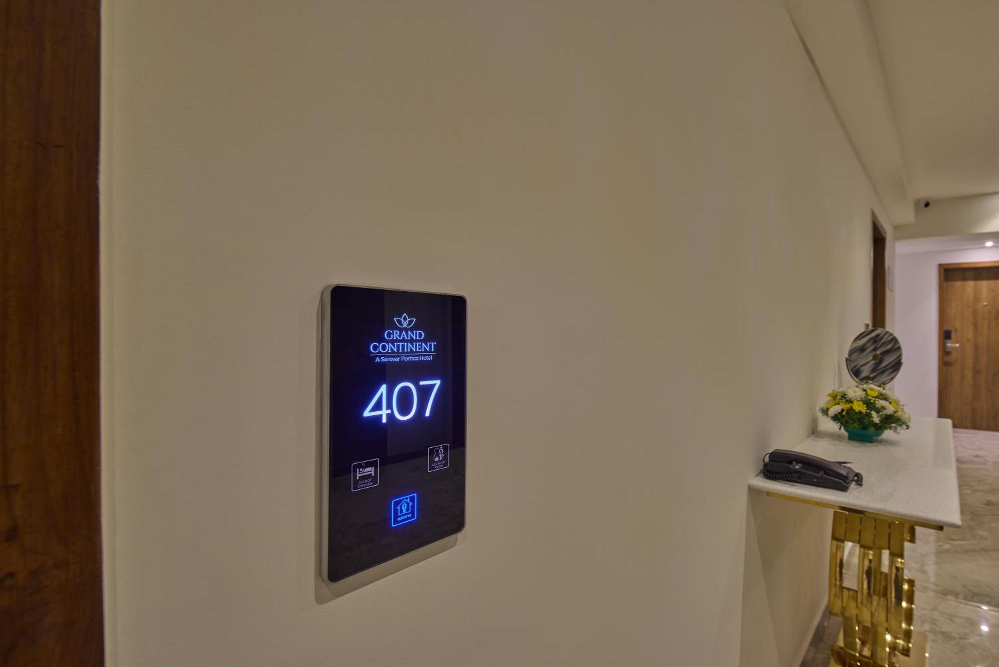 Grand Continent Hebbal A Sarovar Portico Affiliate Hotel バンガロール エクステリア 写真
