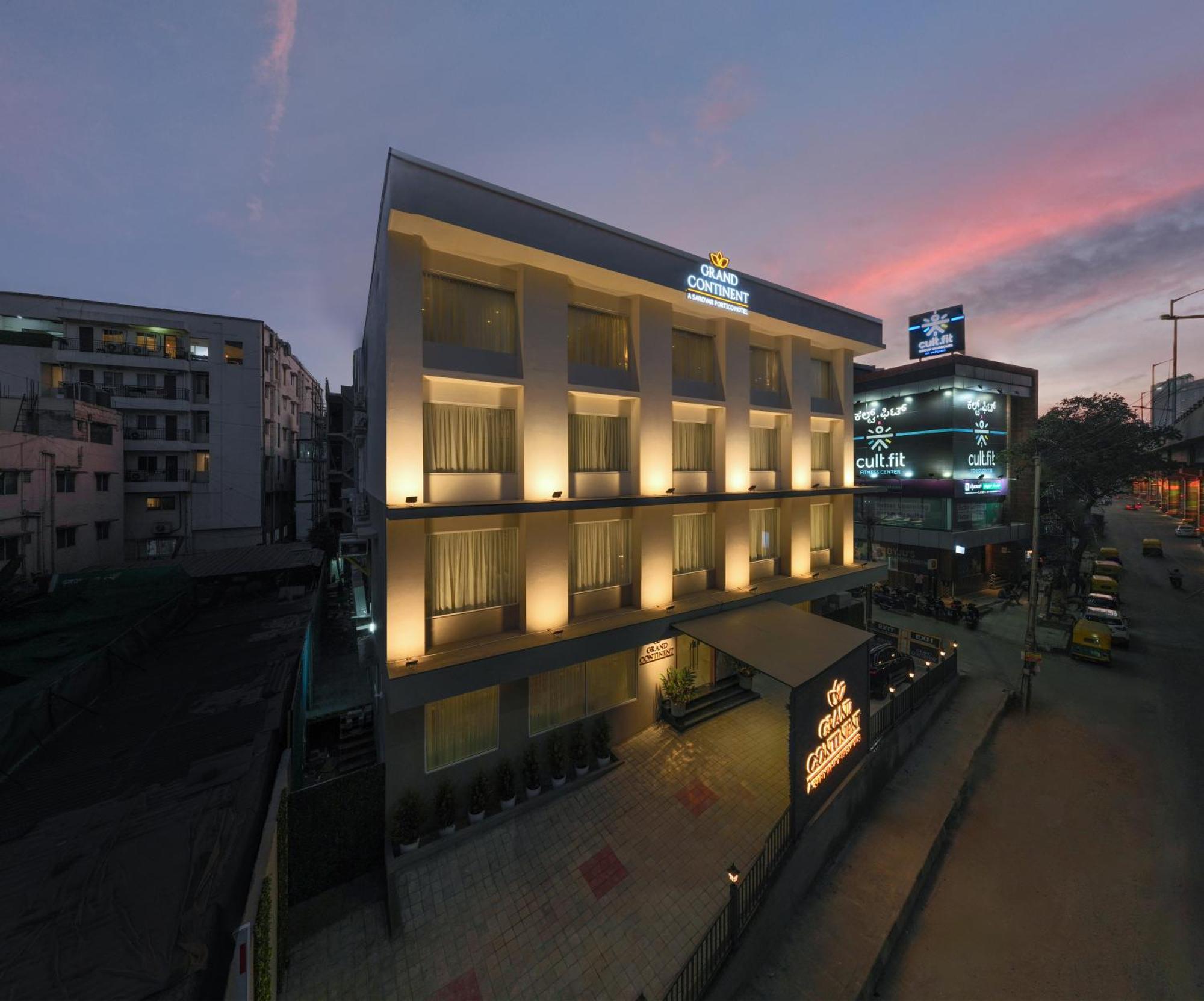 Grand Continent Hebbal A Sarovar Portico Affiliate Hotel バンガロール エクステリア 写真
