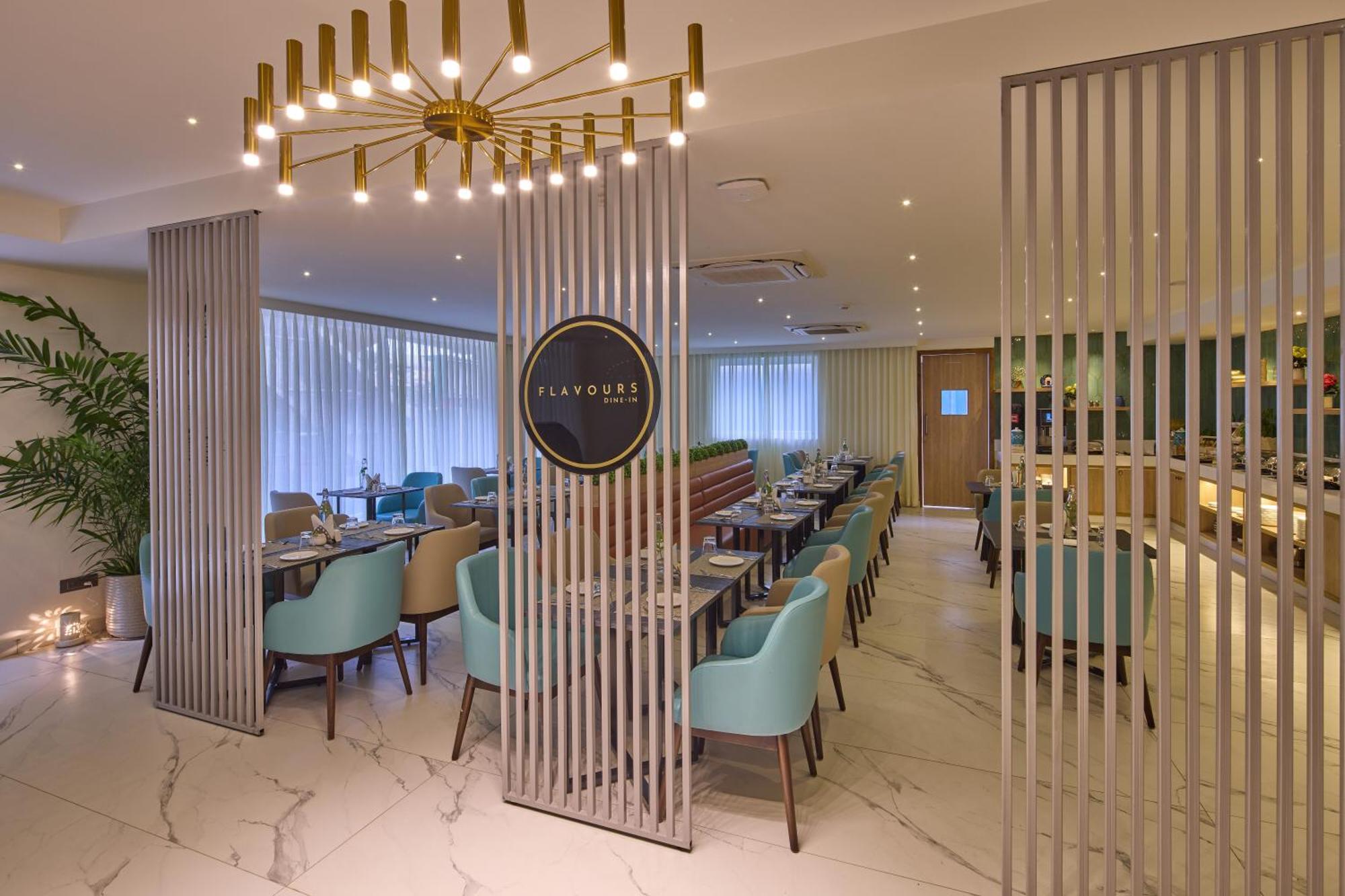 Grand Continent Hebbal A Sarovar Portico Affiliate Hotel バンガロール エクステリア 写真