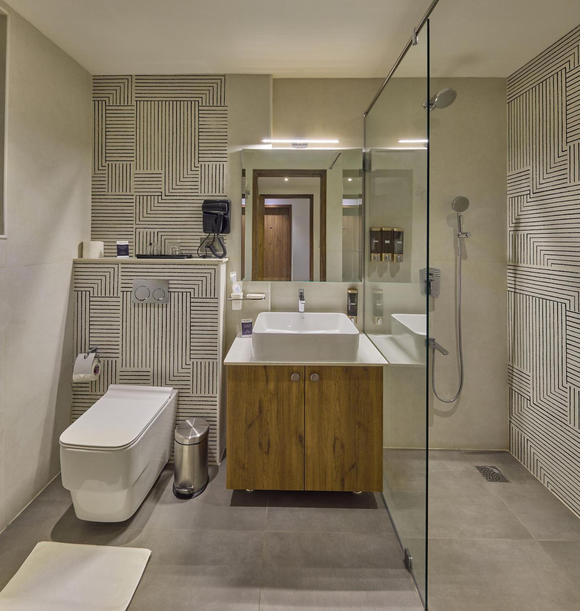 Grand Continent Hebbal A Sarovar Portico Affiliate Hotel バンガロール エクステリア 写真